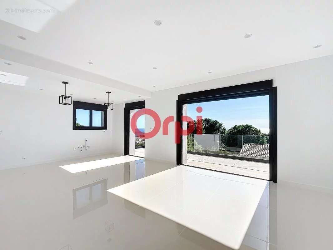 Maison à LES ISSAMBRES