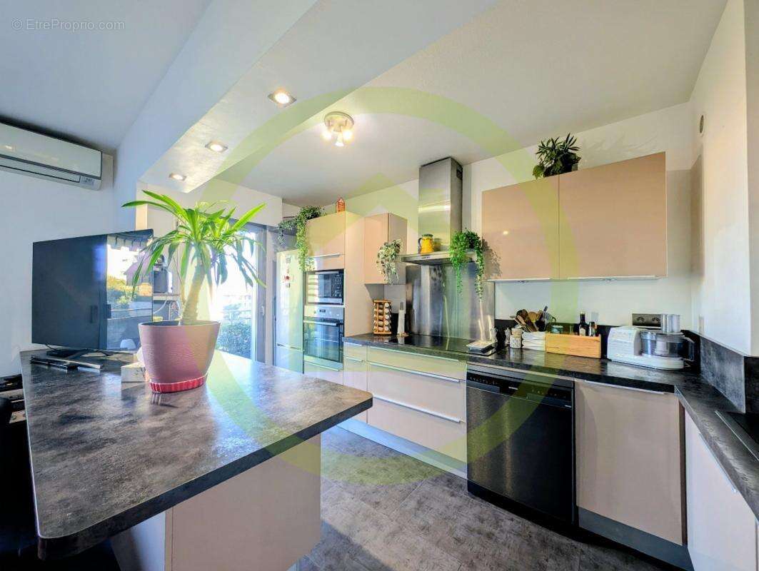 Appartement à MANDELIEU-LA-NAPOULE