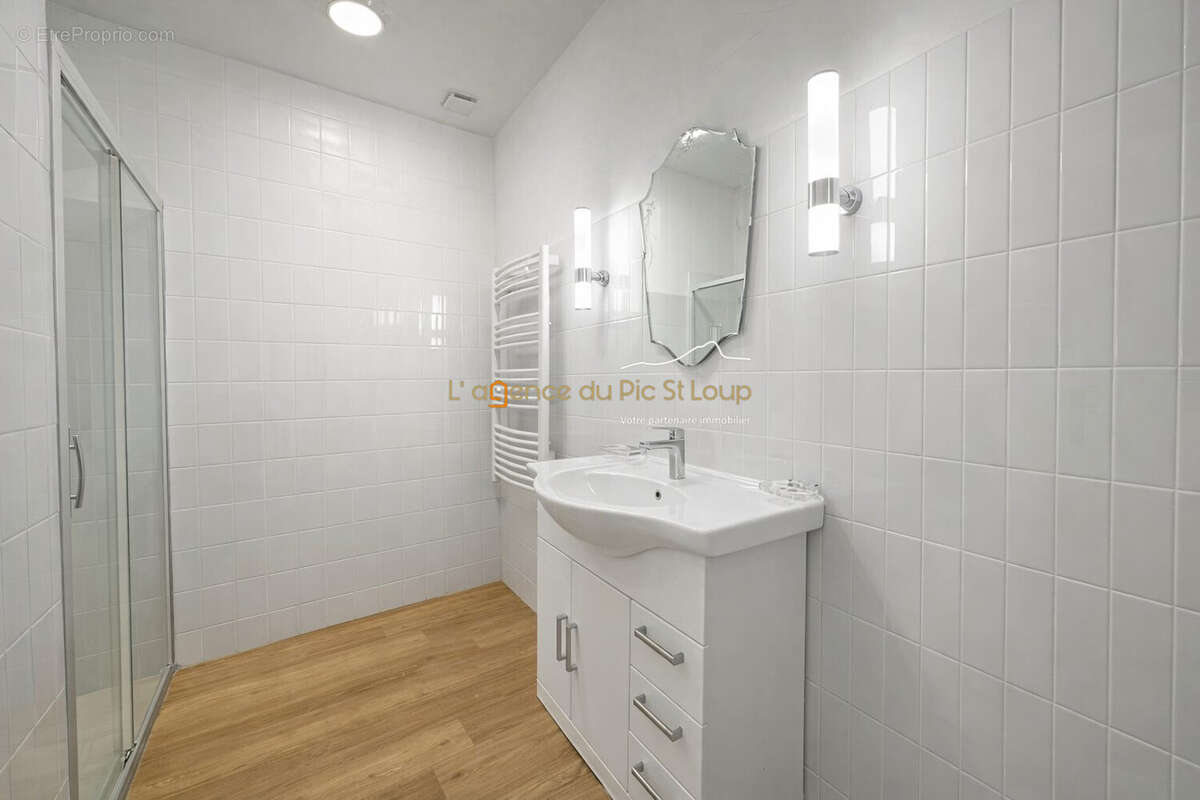 Maison à CRUVIERS-LASCOURS