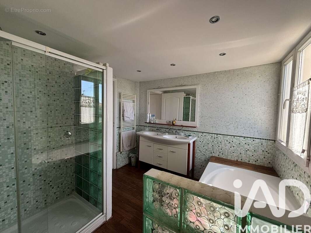 Photo 8 - Appartement à SAINT-LAURENT-DU-VAR