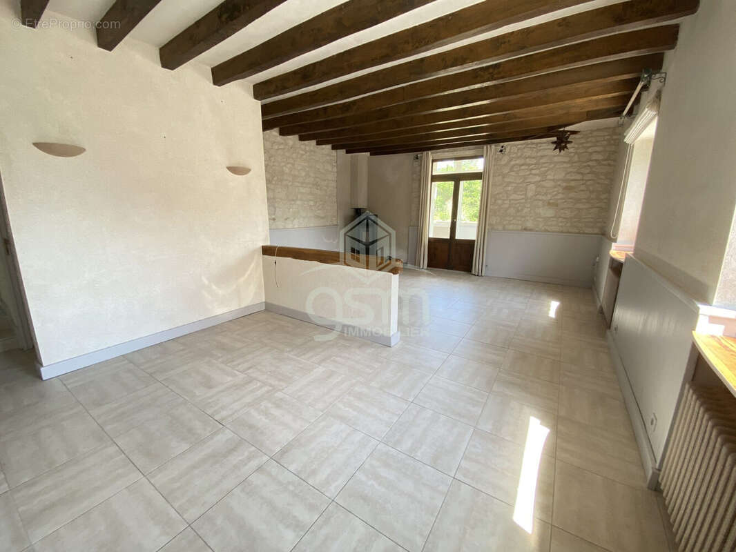Maison à NOYANT-DE-TOURAINE
