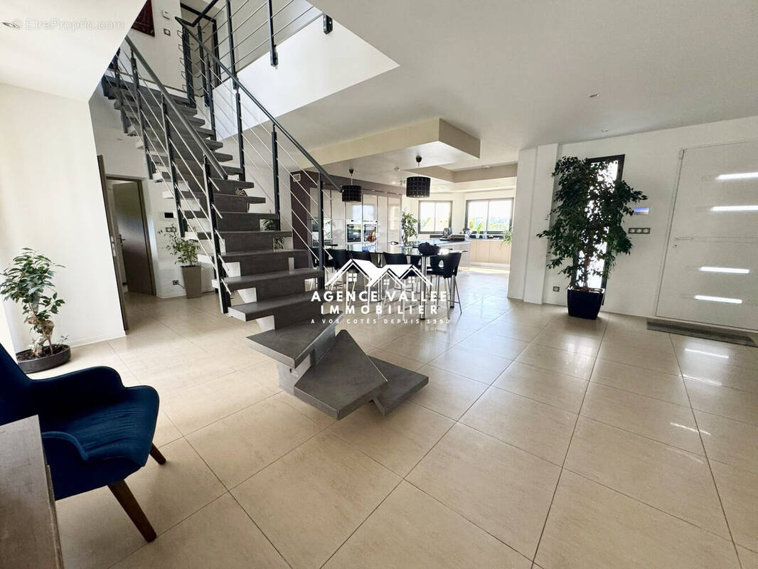 Maison à SAINTRY-SUR-SEINE