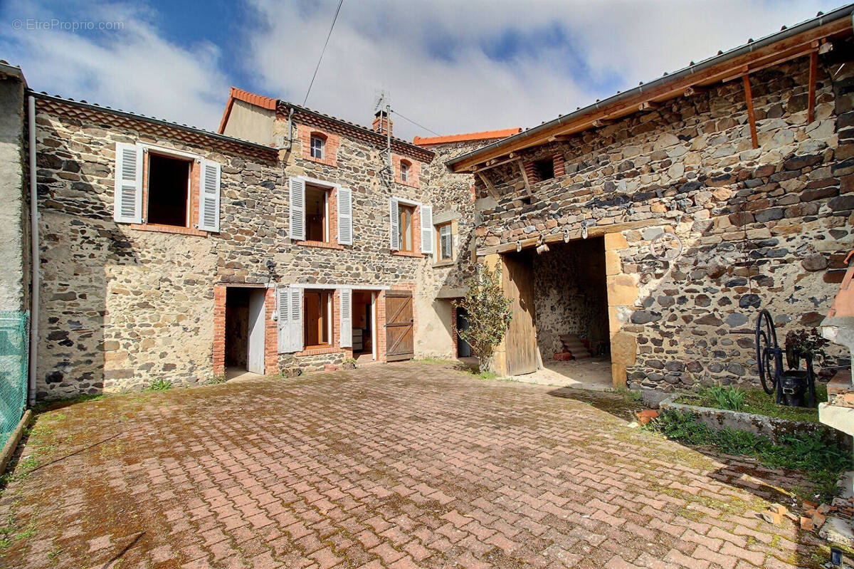 Maison à SALLEDES