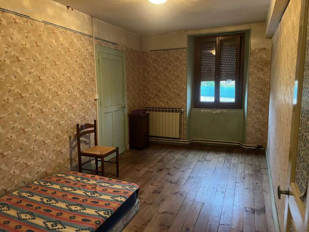 Maison à CHEVRIERES