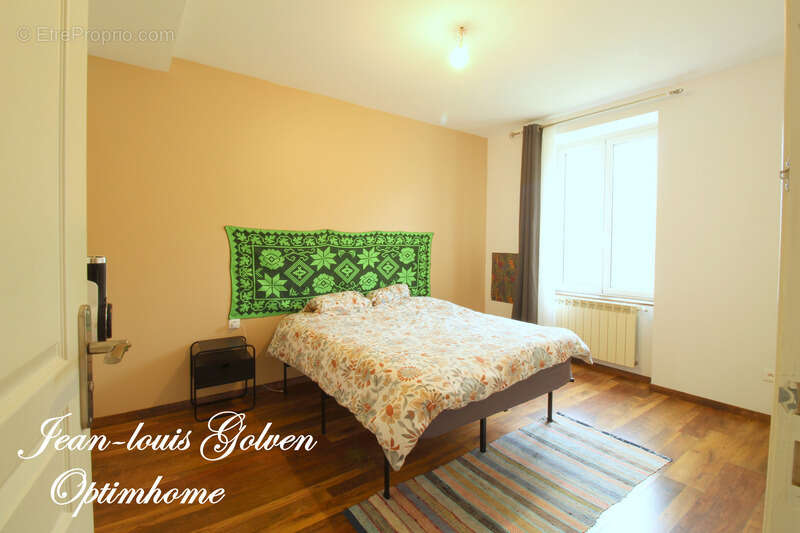 Maison à vendre de 110 m² à SEVERAC LE CHATEAU (12) - photo 5