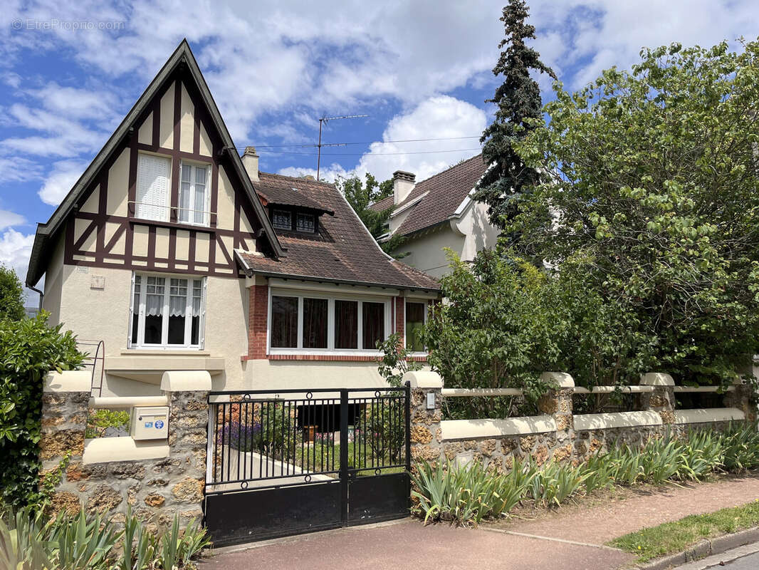 Maison à LE VESINET