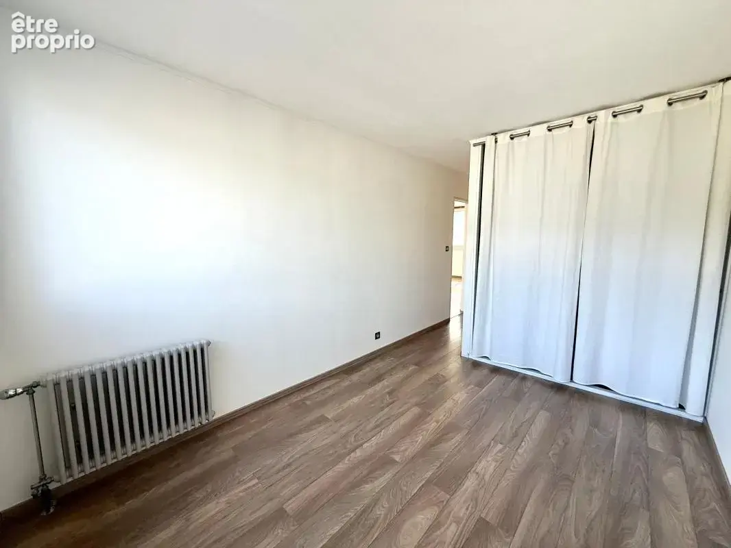 COUP DE CŒUR – Grand 3 Pièces Traversant avec Terrasses de 81m2 Secteur du Ponant - photo 9