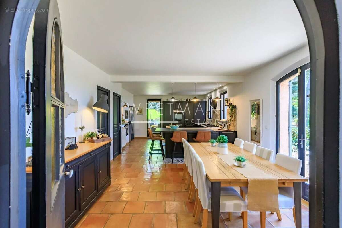 Maison à TOURRETTES