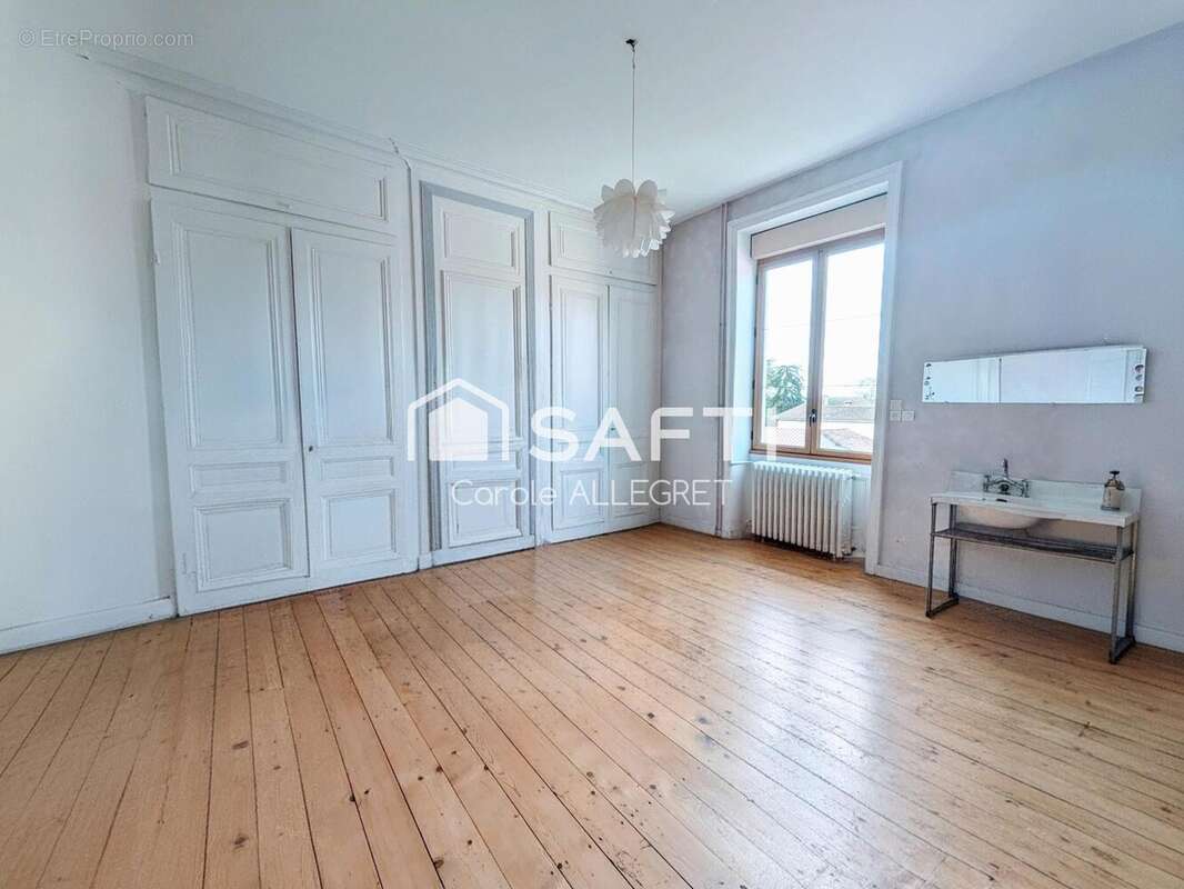 Maison 361 m² à Chazey-Sur-Ain  - photo 6