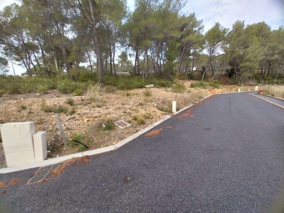 Terrain à SALERNES
