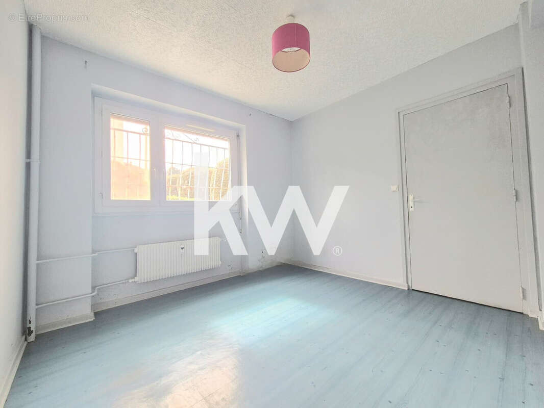 Appartement 49 m² à Saint-Etienne  - photo 4