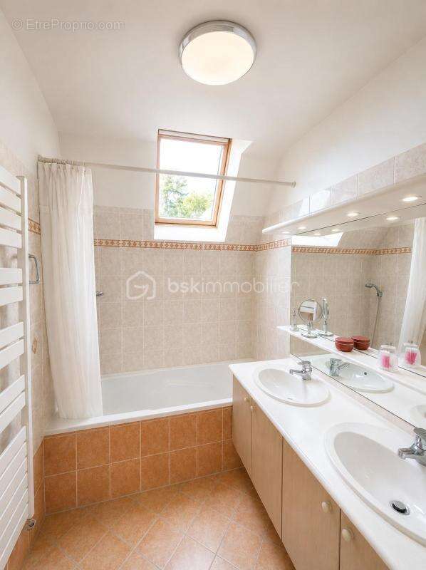 Appartement à OZOIR-LA-FERRIERE