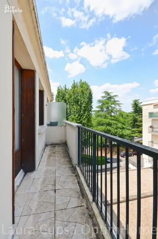 Fresnes - 3 pieces - 61,76 m² - dernier etage - balcon, cave et parking - photo 4