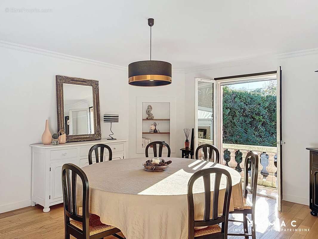 Maison à GREZIEU-LA-VARENNE