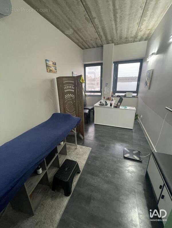 Photo 2 - Commerce à ROANNE