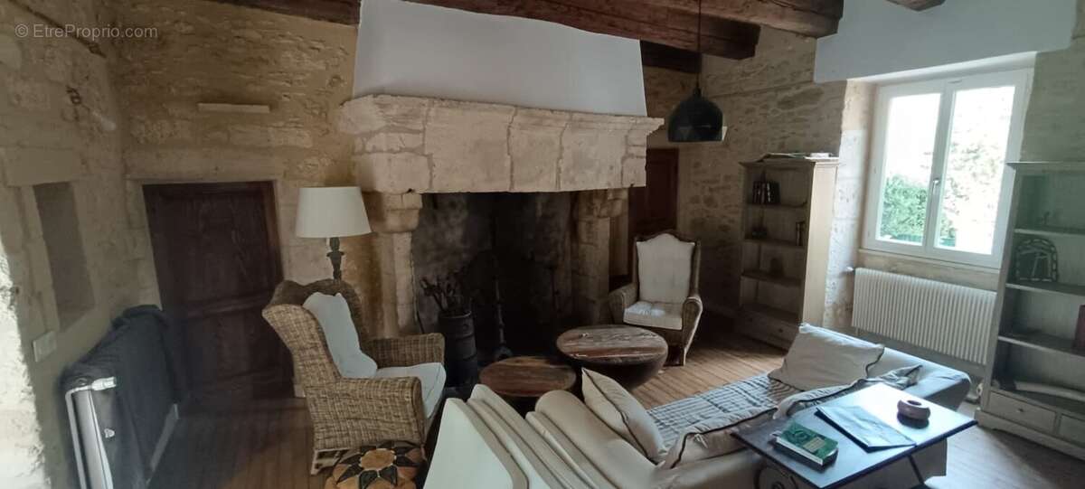 Maison à CENAC-ET-SAINT-JULIEN