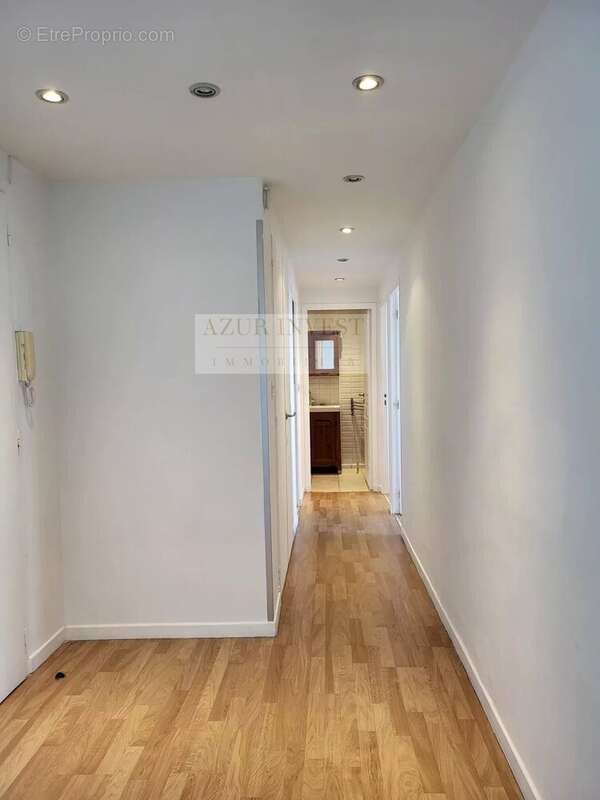 Vente 3 pieces dernier etage vue mer nice cimiez - photo 9