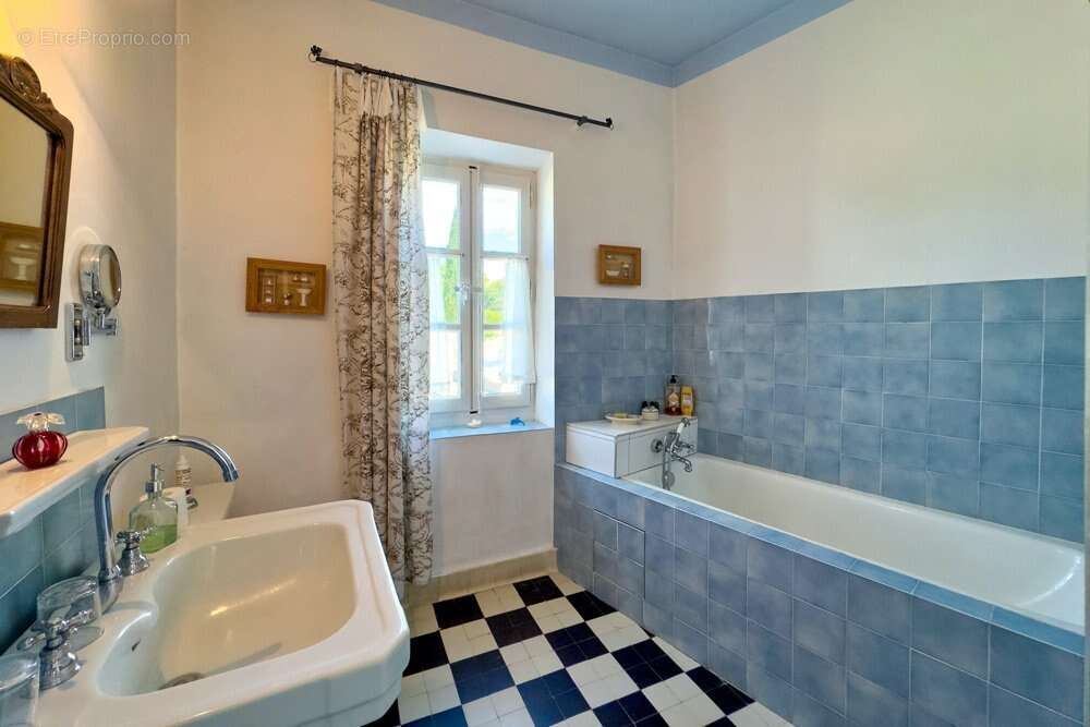 Maison à VAISON-LA-ROMAINE