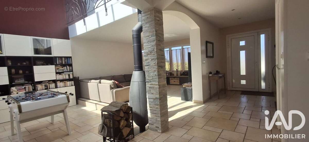 Maison 210 m² à Gressy  - photo 5