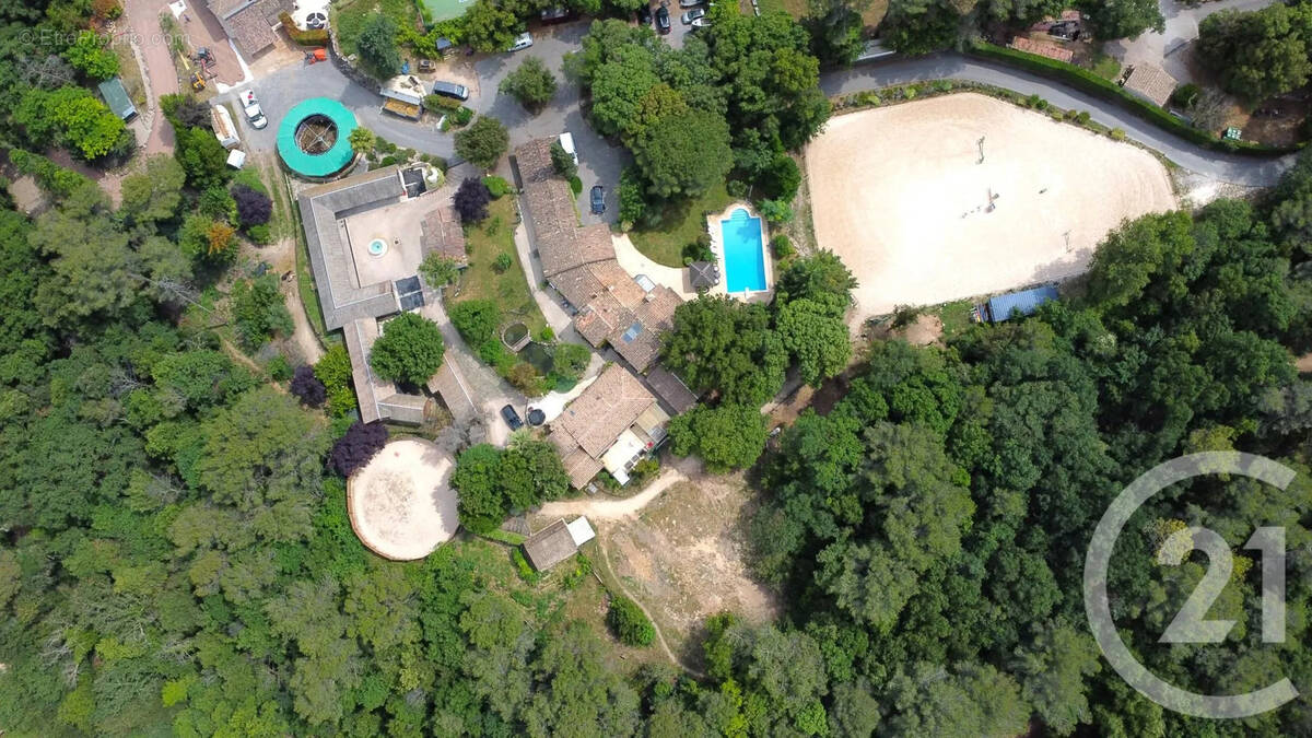 Maison à ROQUEFORT-LES-PINS