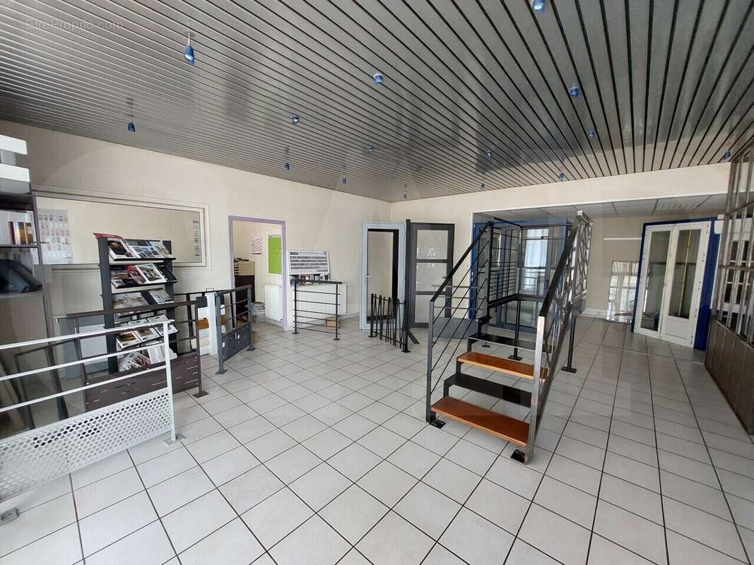 1595 m² à Hennebont  - photo 5