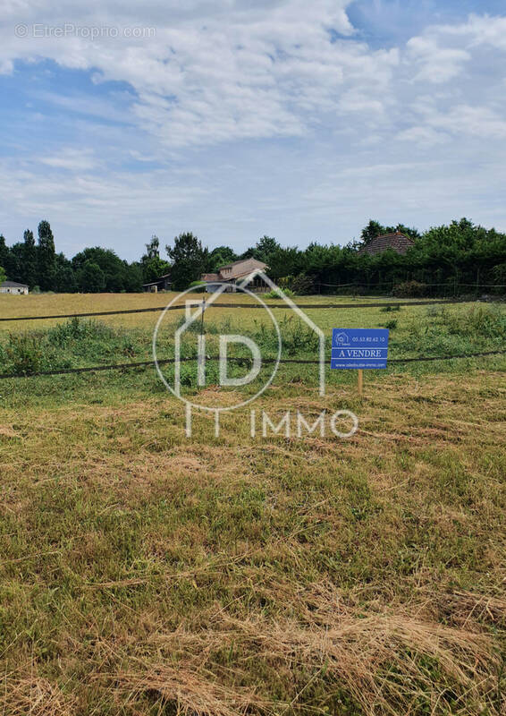 Terrain à MONTPON-MENESTEROL