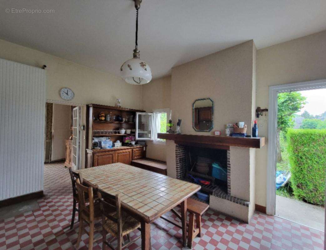 Maison à NEUILLE-PONT-PIERRE