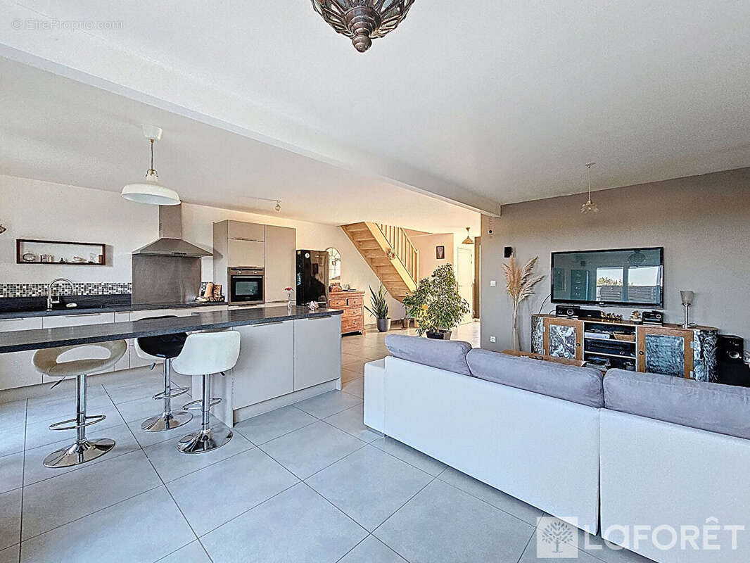 Maison à COLOMBIERS