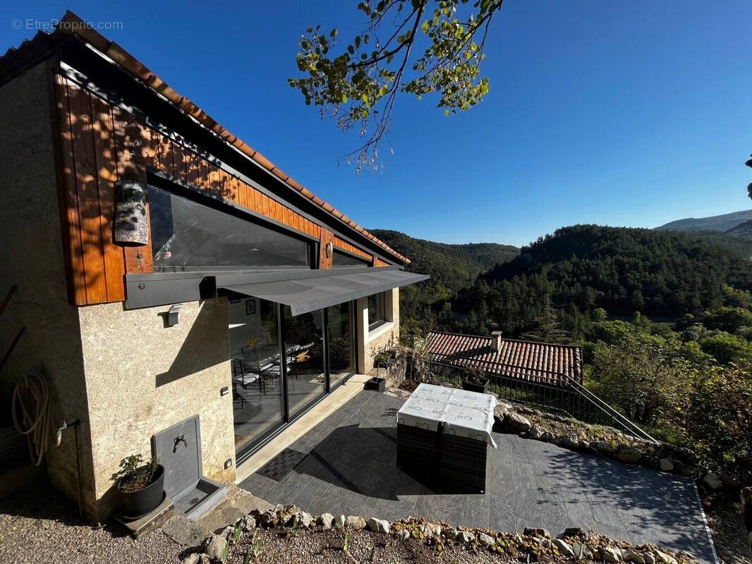 Maison à JONCHERES