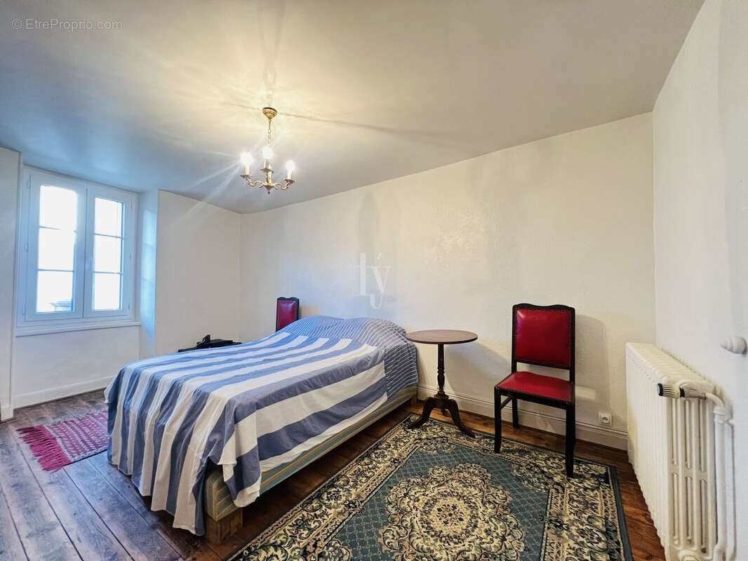 Maison à SAINT-JUNIEN