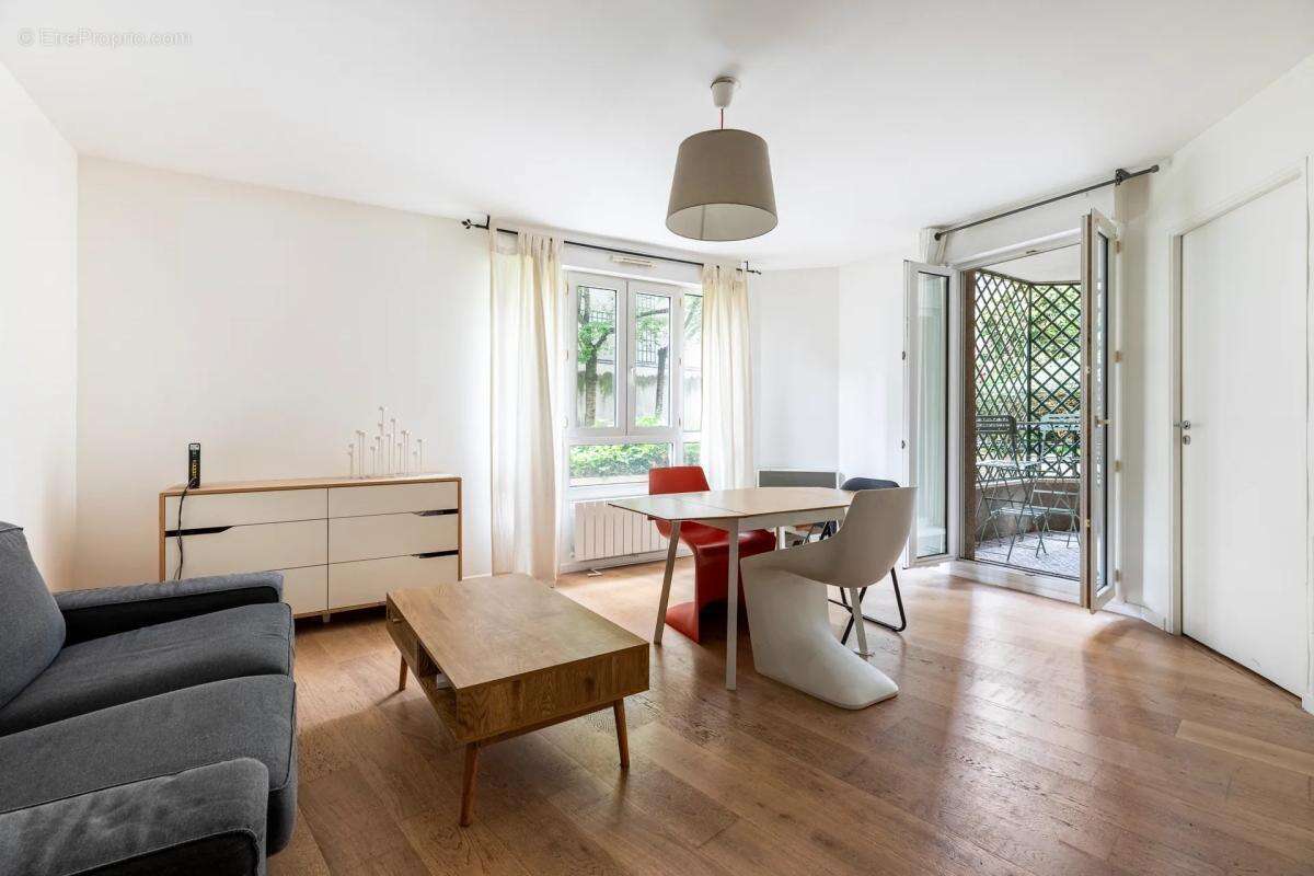 Appartement à PARIS-18E