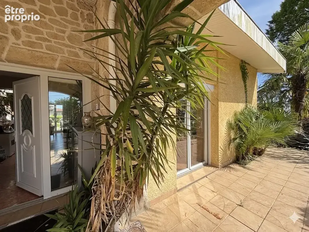 Villa et ses 2 appartements sur 32000m2 constructibles, HINX - photo 3
