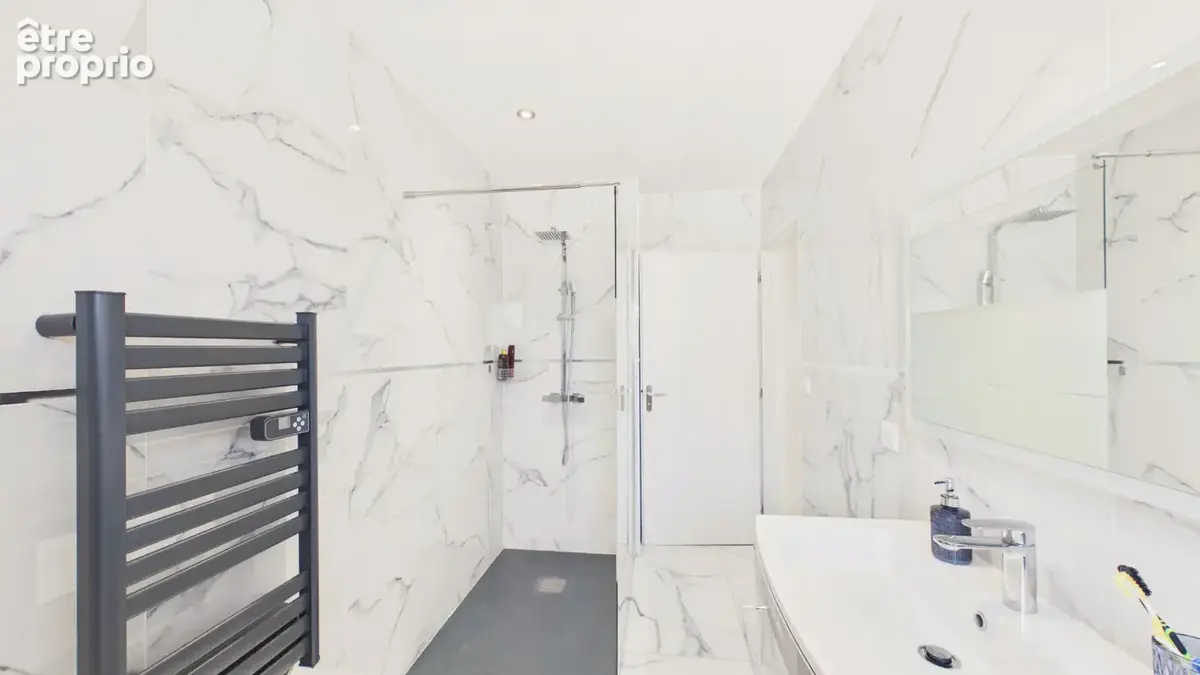Maison re 2020 de plain pied de 152 m² avec piscine et pool house - photo 7