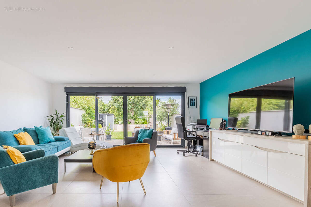 Maison à SAULX-LES-CHARTREUX