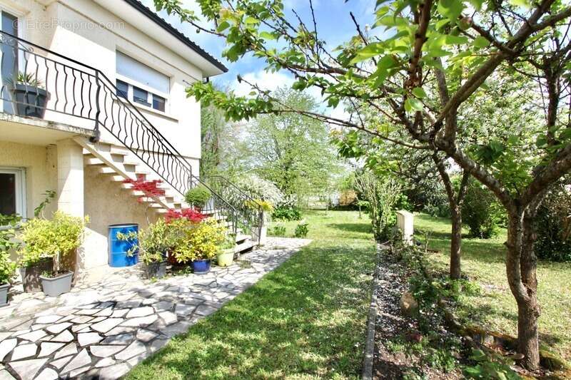 Maison à LA LANDE-DE-FRONSAC