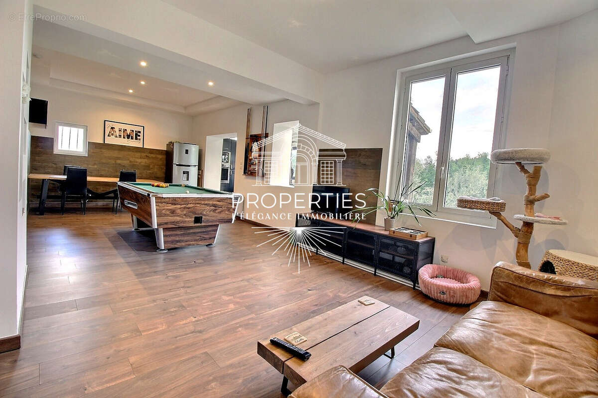 Maison à BORMES-LES-MIMOSAS