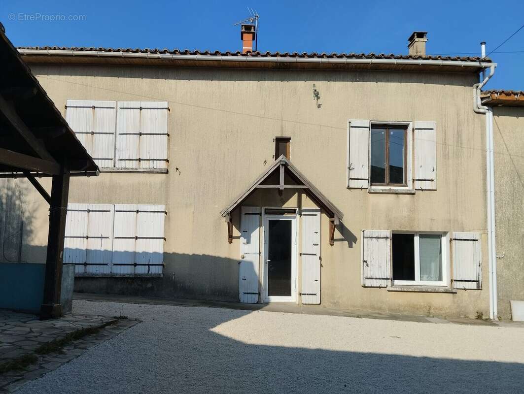 Maison à LOUBILLE