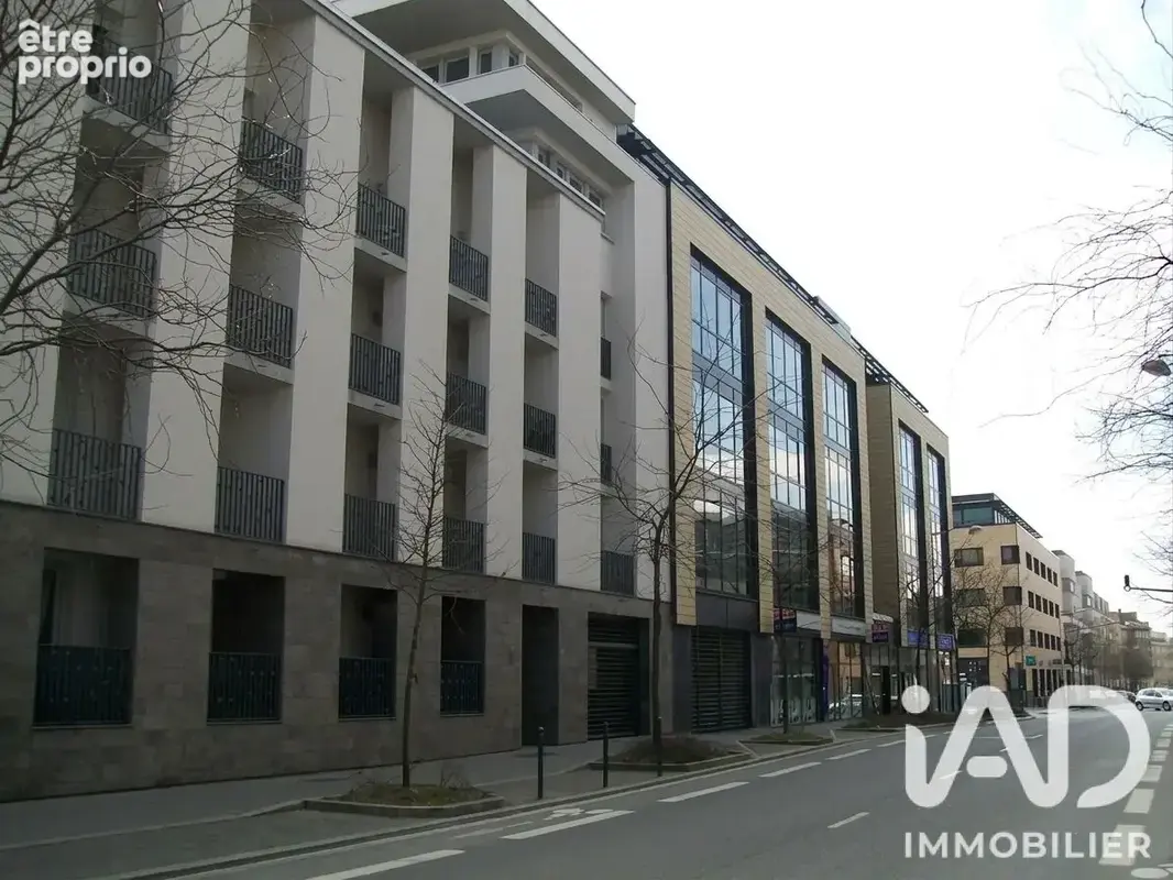 Photo 1 - Parking à REIMS