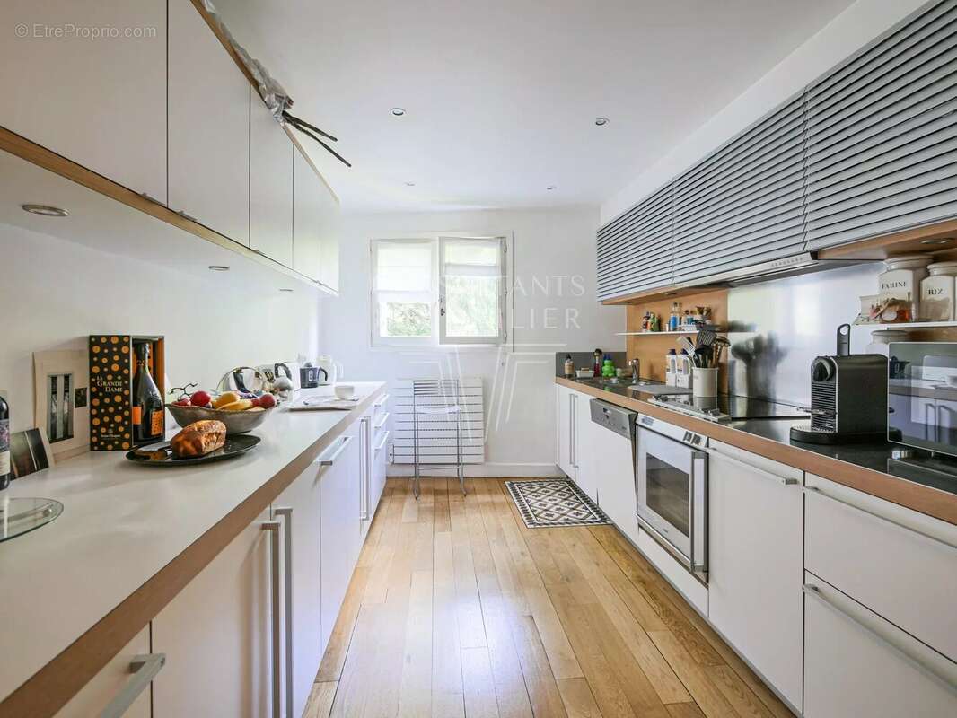 Appartement à PARIS-7E