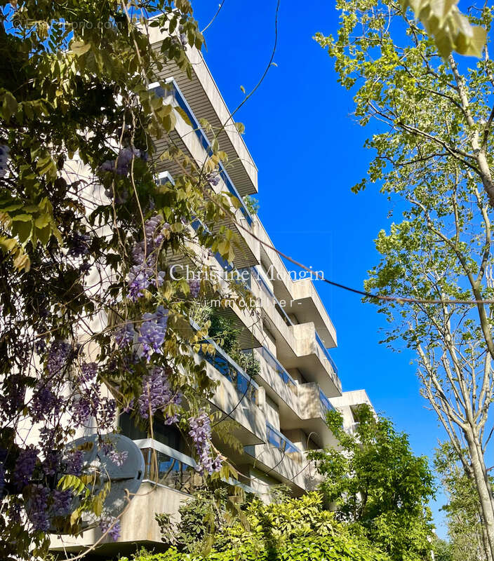 Appartement à NEUILLY-SUR-SEINE