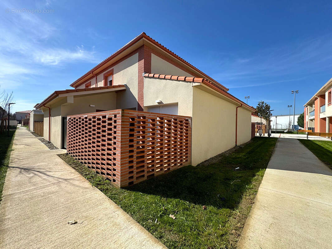 Maison à CASTELGINEST