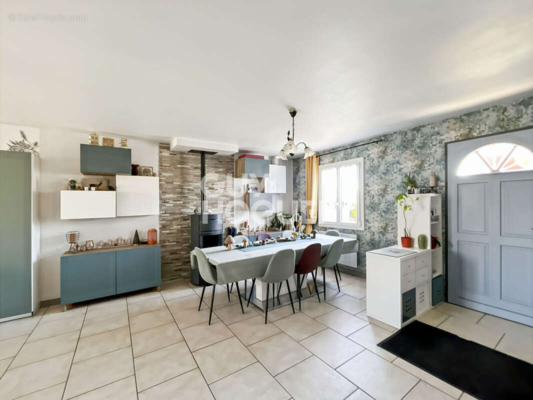Maison à FONTENAY-TRESIGNY