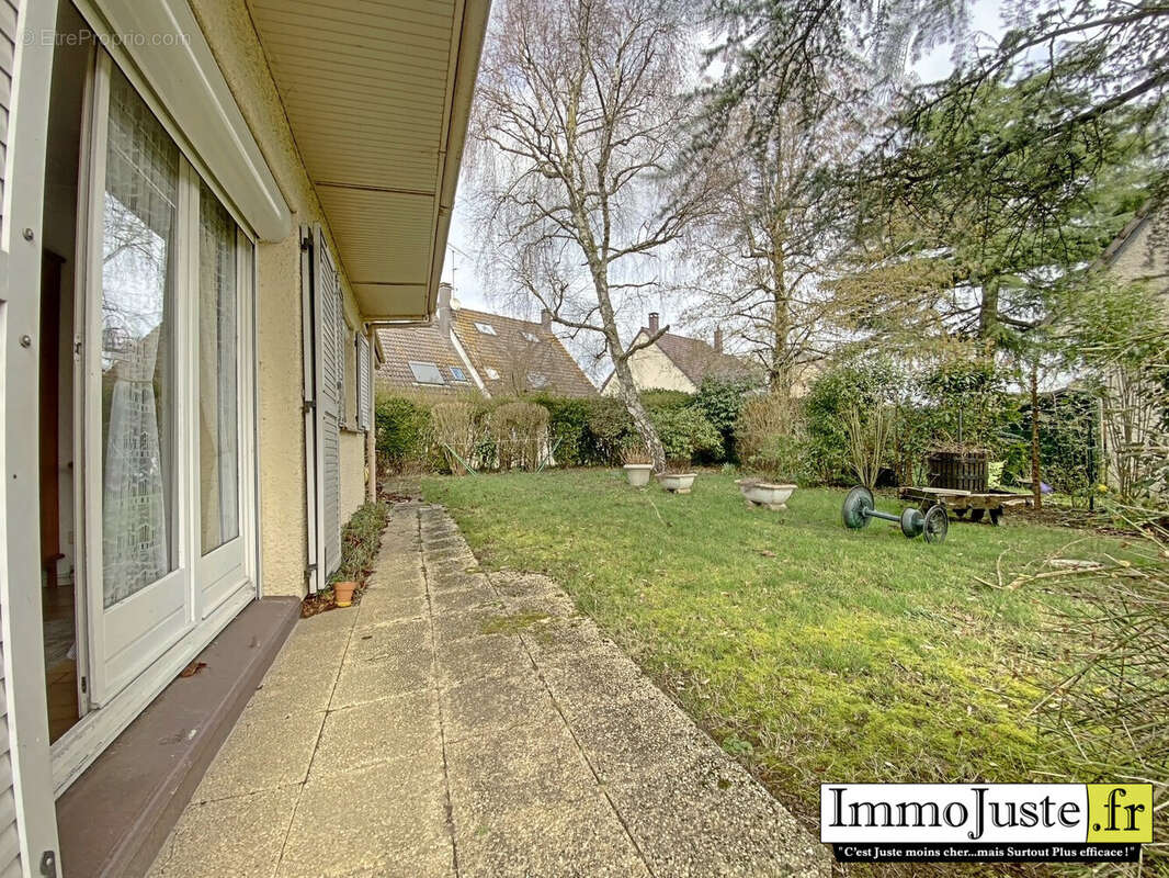 Maison 140 m² à Les Essarts-Le-Roi  - photo 4