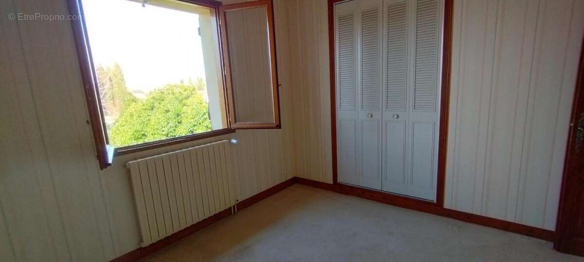 Commerce à BIARS-SUR-CERE