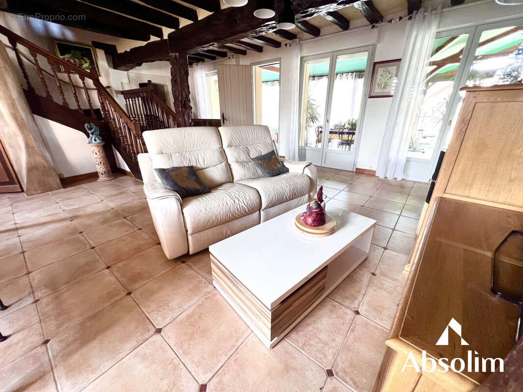 Maison 214 m² à Brissac-Quince  - photo 4