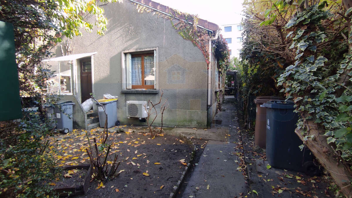 Maison à SAINT-CYR-L'ECOLE