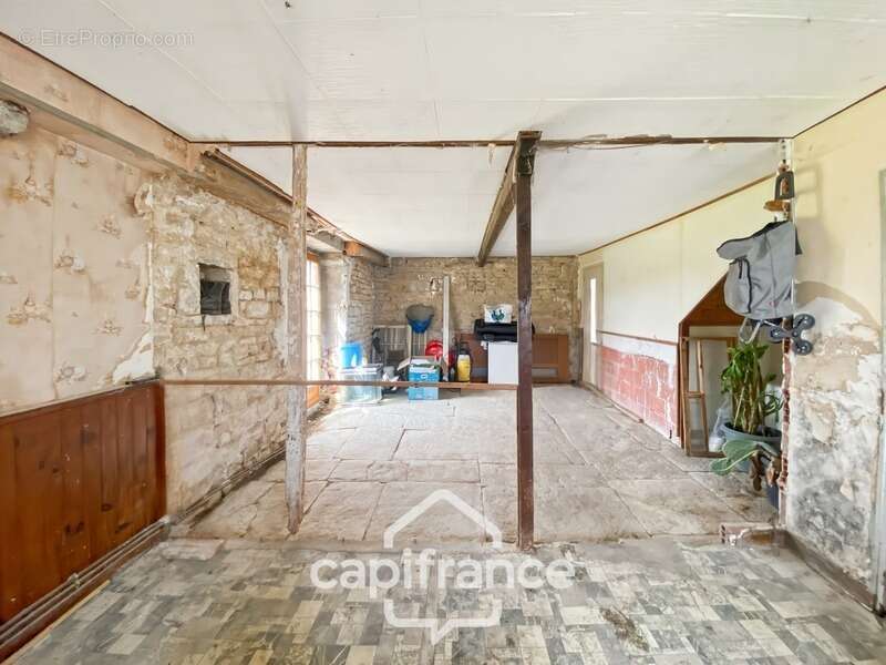 Maison en pierres à vendre -  5 pièces VERCIA (39) - 1309m² de terrain - Capifrance - Jérôme CESARIO - photo 16