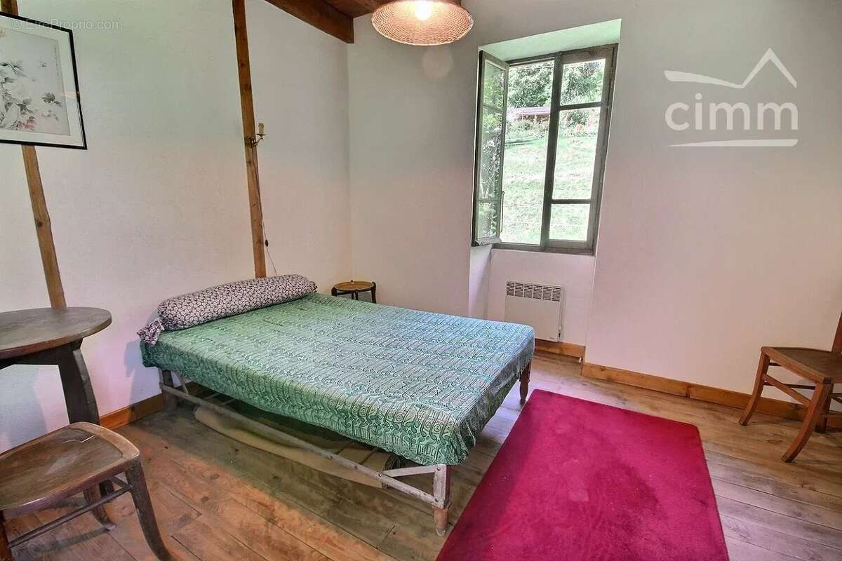 Maison à BOURGET-EN-HUILE