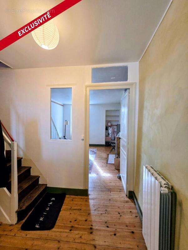 Appartement à SAINT-JEAN-D'ANGELY