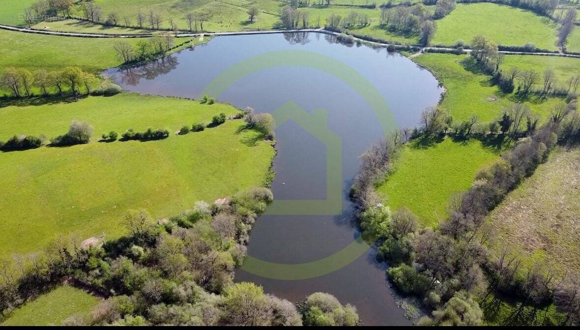 Terrain à CHENERAILLES